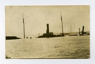 Sakslaste poolt uputatud laevad Pärnu jõe suus  duplicate photo