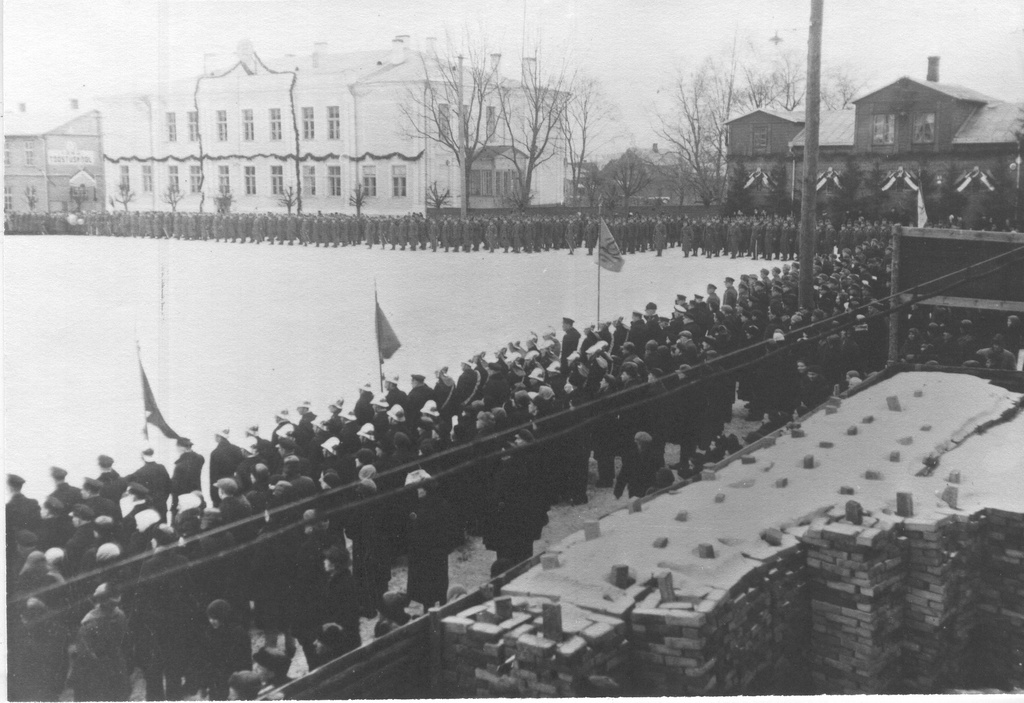 Foto. Eesti Vabariigi  XX aastapäeva paraad Võrus 24.veebruaril 1938.a.