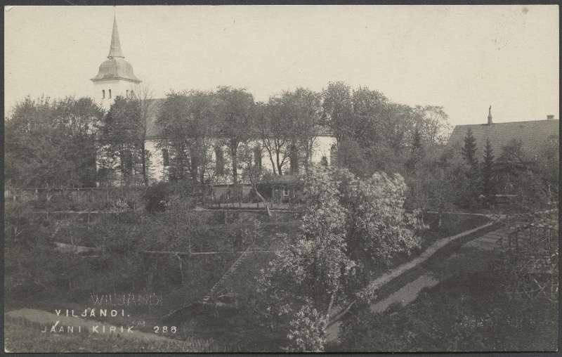fotopostkaart, Viljandi, Jaani kirik, pastoraat, I Kirsimäe poolt, u 1920, foto J. Riet