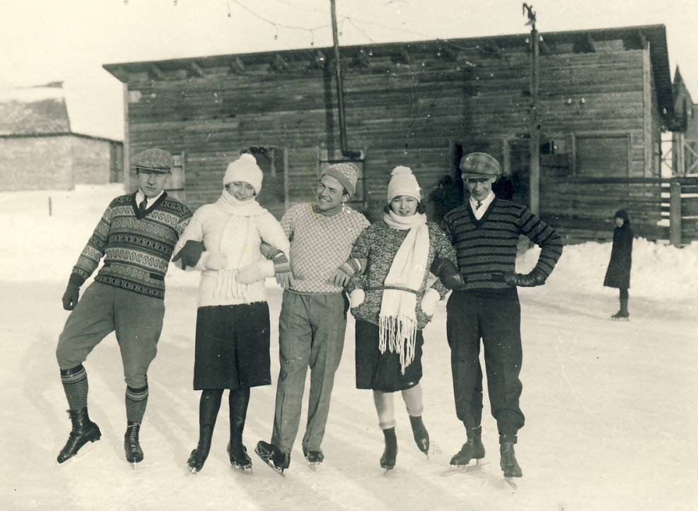 Leonhard Kuivkaev sõpradega uisutamas