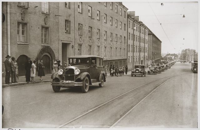 Car voyage of persons participating in the houseboy marss in Sturenkadu