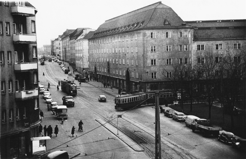 Traffic at the crossing of Hameentien and Sturenkadu