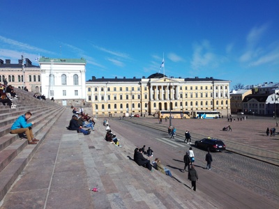 Senaatintalo Senaatorintorin itälaidalla rephoto