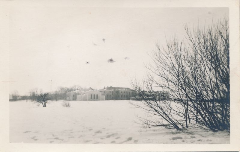 Foto. Läänemaa Õpetajate Seminari hoone talvel, 1932.