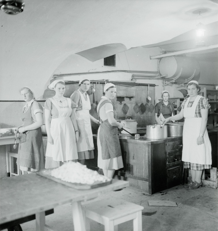 Kehtna kodumajanduskool Vinni mõisas