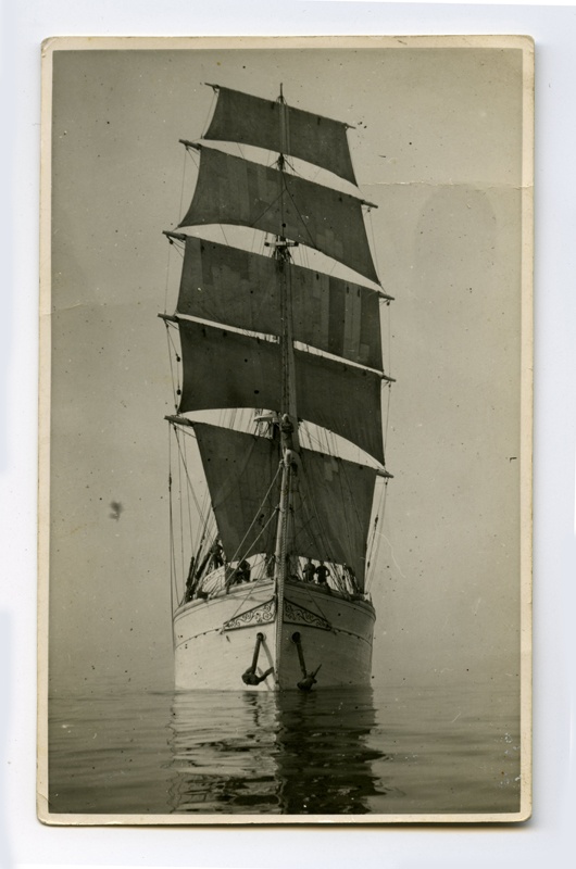 Purjelaev "Tormilind" merel