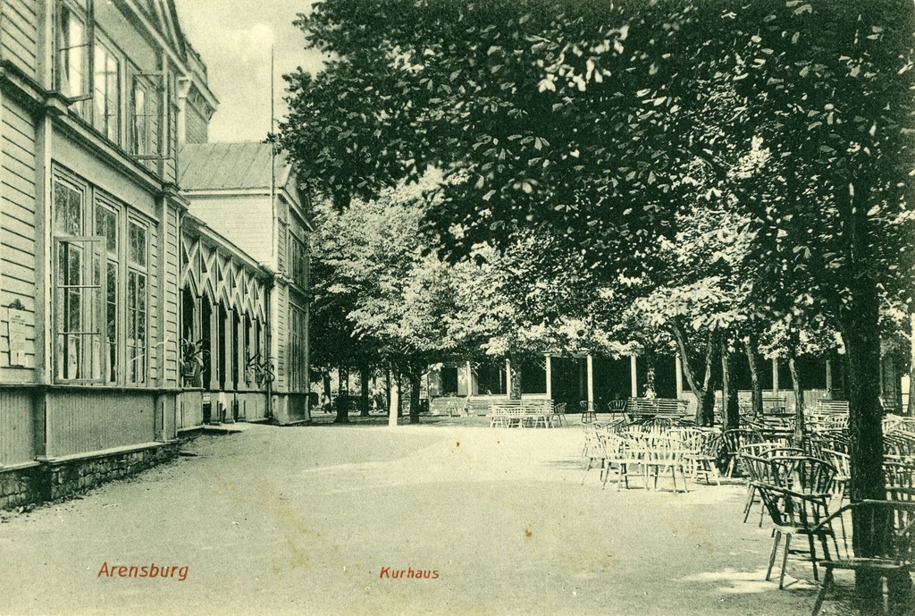 Kuressaare Lossipark, kuursaal
