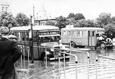 Federal AGTB No. 1 and No. 3 on the Russian market during the flood of 1935.  duplicate photo