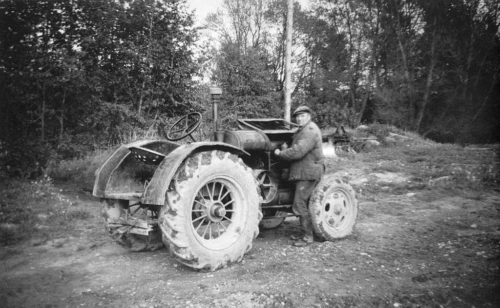 McCormick Deering tractor model in Viljandimaa 1930