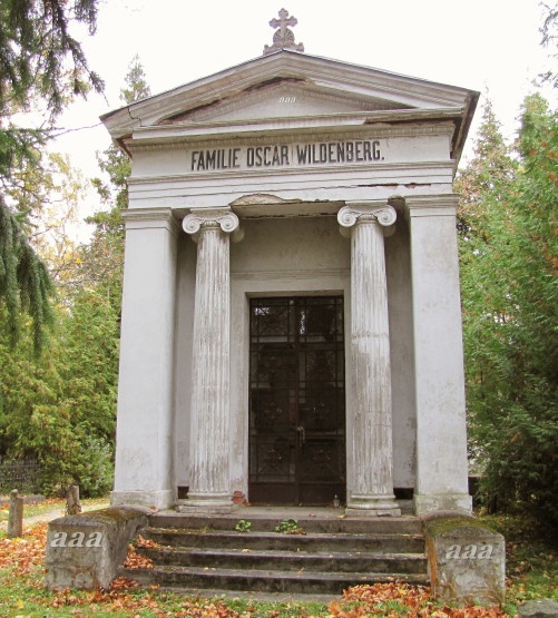 Perekond Wildenbergi kabel Kudjape kalmistul rephoto