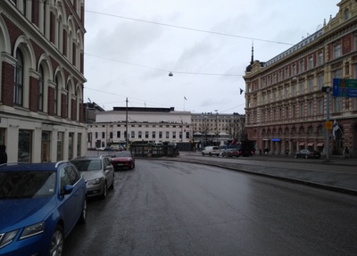 Skillnadsgatan mot Svenska teatern. (1890-1910) rephoto