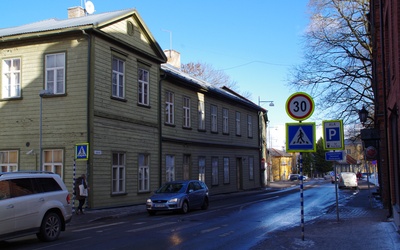 Jakobi Street. At the forefront of the Grass girls school (left). Tartu, 1905-1915. rephoto