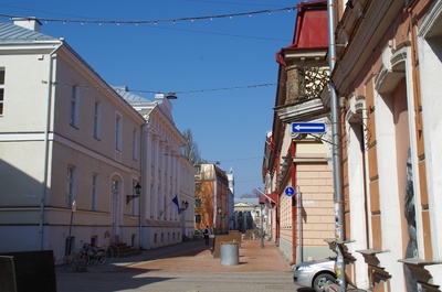 Rüütli tänav, vasakul kubermangugümnaasium. Tartu, 1870-1884. rephoto