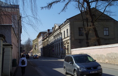 Lai tänav. Ees paremal Lai 36, selle kõrval Lai 34. Tartu, 1900-1915. rephoto