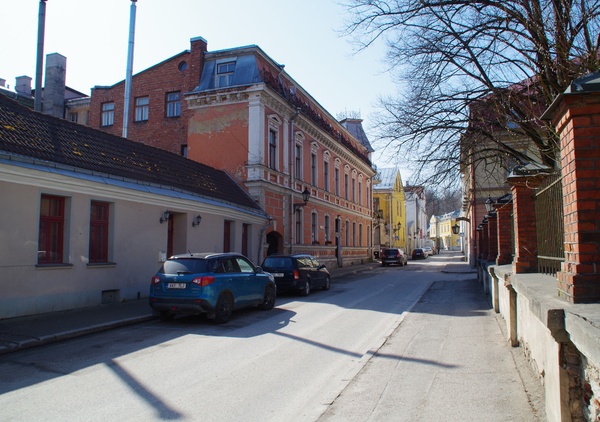 Abovjani t (Munga t), vaade Munga 7 juurest Ülikooli t suunas. Tartu, 1985. rephoto