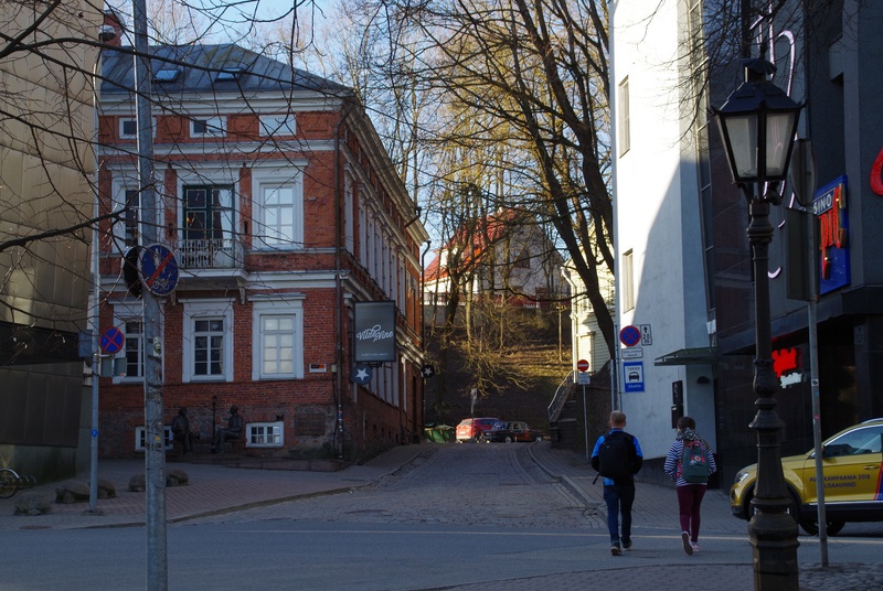 Tartu, Vallikraavi tn algus. Ajalehe "Neue Dörptsche Zeitung" toimetuse maja rephoto