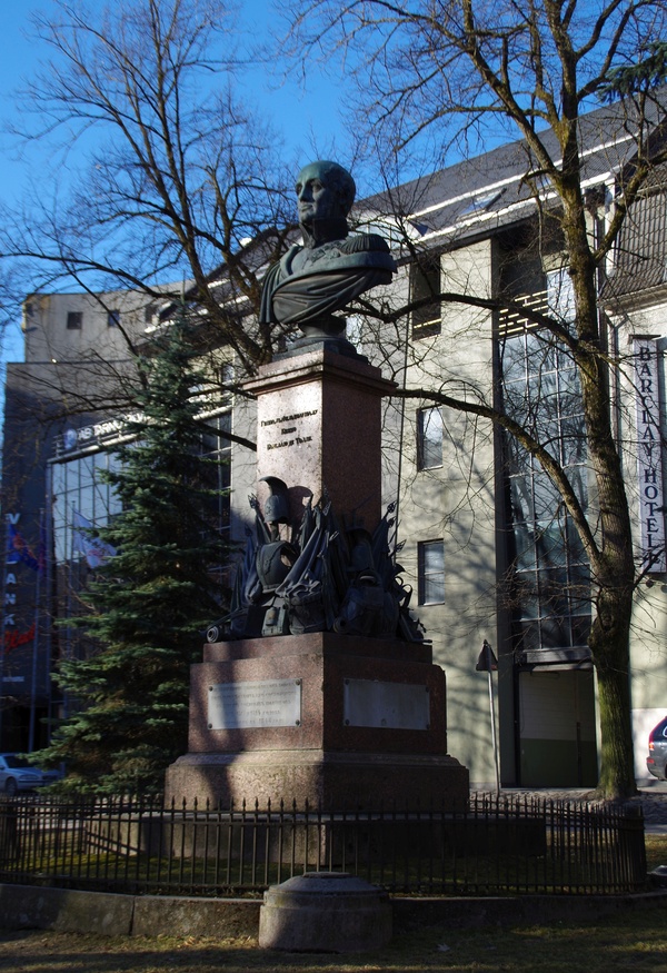 Mälestusmärk: Barclay de Tolly. Tartu, 1957. rephoto