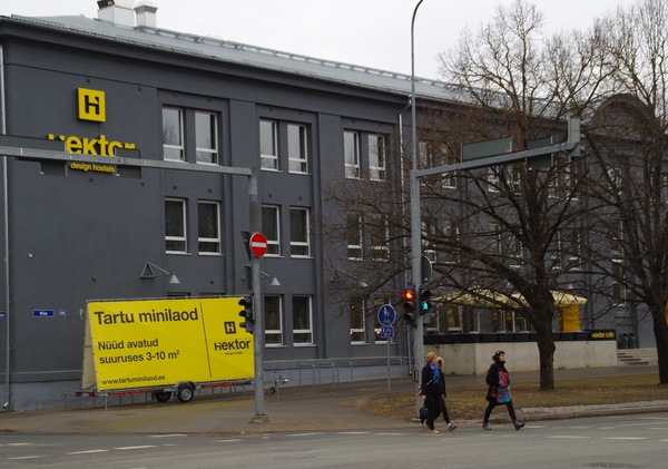 Tartu linnavaade. Endine linakaupmees Moonsoni ait Riia ja Kastani tn nurgal. rephoto