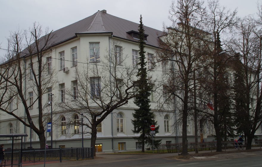 Tartu Poeglaste gümnaasium, vaade hoonele rephoto