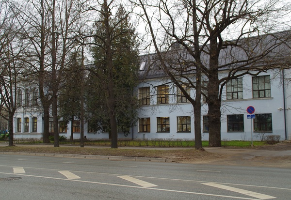 Raudteetranspordi Tehnikum Riia 99 (endine linnakool). Tartu, 2.04.1949. rephoto