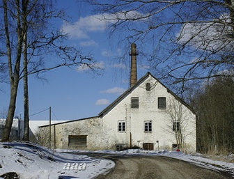 Photo, Dog, MTJ, earlier wine factory in 1959. rephoto