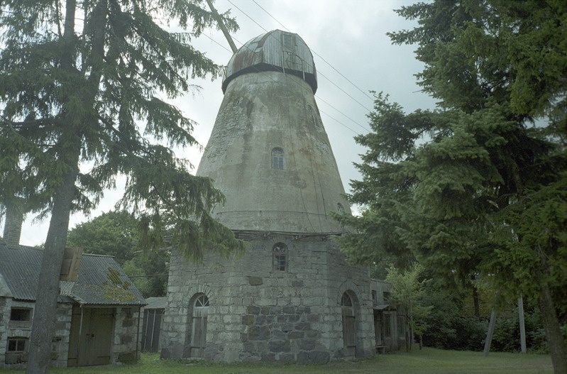 Kõrkvere Laasu talu hollandi tuulik