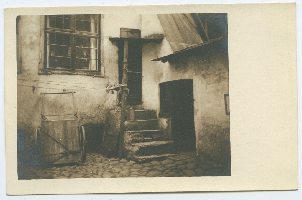 Tallinn, Niguliste tänav 6, Wenzeli maja õu.