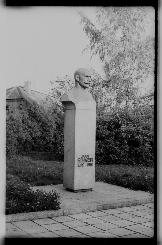 Jaan Sihveri monument Viljandis