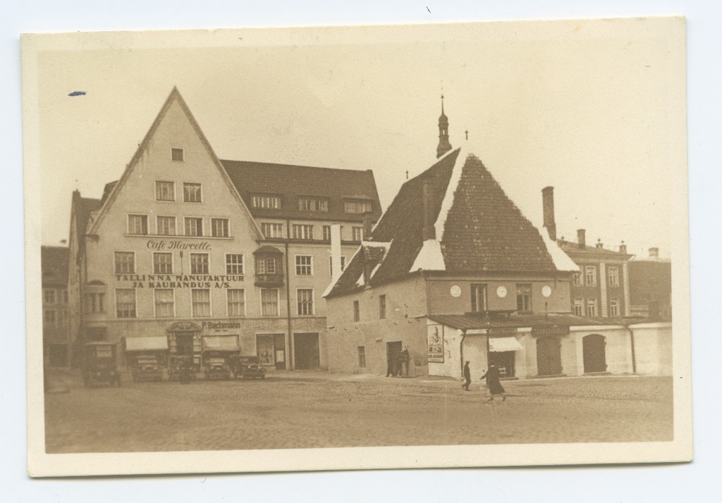 Tallinn, Raekoja plats, vaade Kullassepa tänavalt Vaekojale.