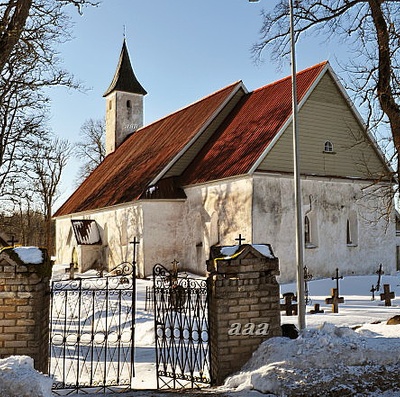 Noarootsi Katariina kirik, vaade hoonele kagust rephoto