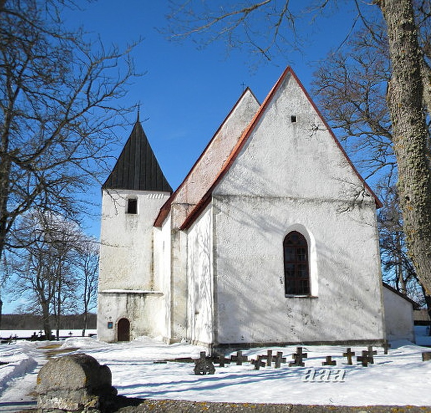 Ridala Maarja-Magdaleena kirik, vaade hoonele kagust rephoto