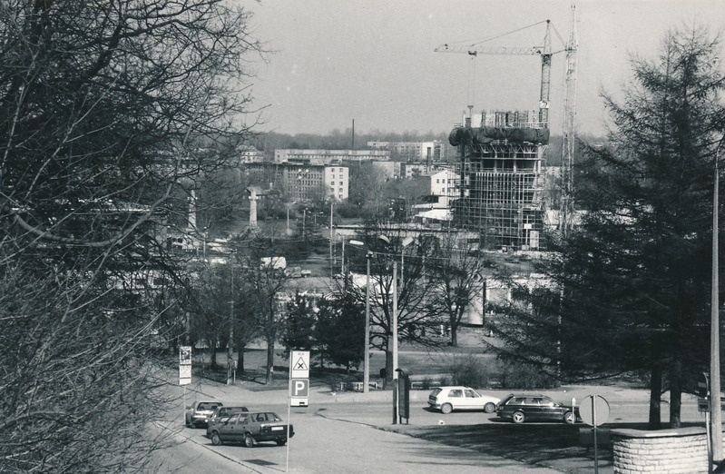 Foto. Kesklinna vaade Vanemuise tänavalt jõe poole. Tartu. 1998.