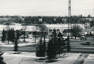 Üldvaade: Tartu avaturg. Taga Annelinna majad. 1998. Foto Aldo Luud.  similar photo