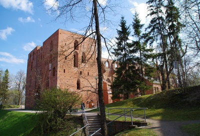 Tartu, We bring ruins rephoto