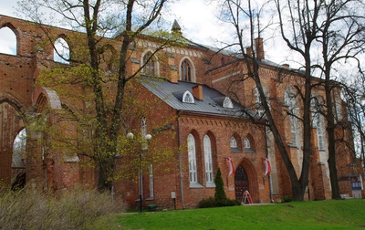 Tartu Eesti : University Library = Universitata library sur Dommonto rephoto