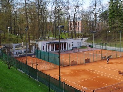 Tenniseväljak Tartus Toomeorus rephoto