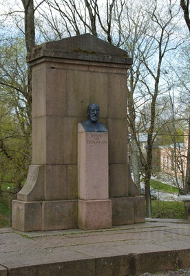 Mälestusmärk Toomemäel: Ernst von Bergmann. Tartu, 1960. rephoto