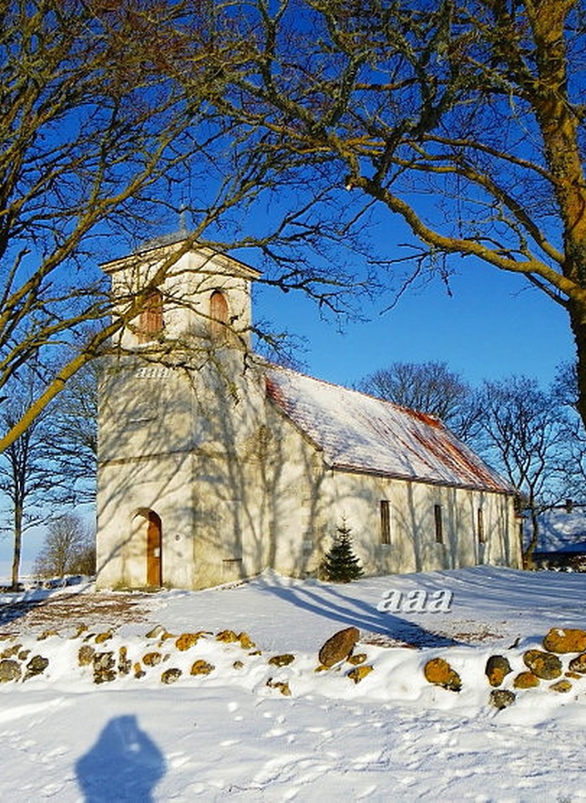 Saare Jaani kirik, vaade hoonele edelast rephoto