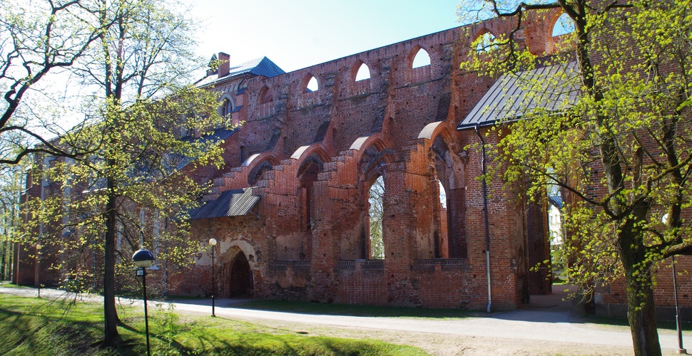 Tartu. Toomemägi. The library of the University of Tartu in the ruins of the Toomkirik and other buildings of the University of Tartu rephoto