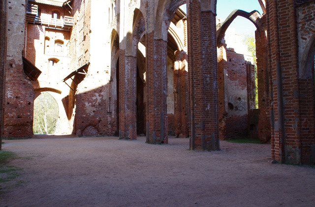 Ruins of Tartu Toomkirik rephoto