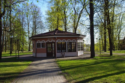 Naisüliõpilane Toomel rephoto