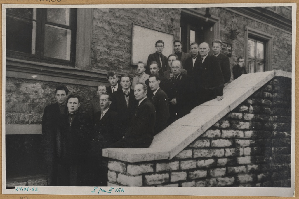 Grupifoto: korstnapühkijate kvalifikatsioonikursus, 1962.a.