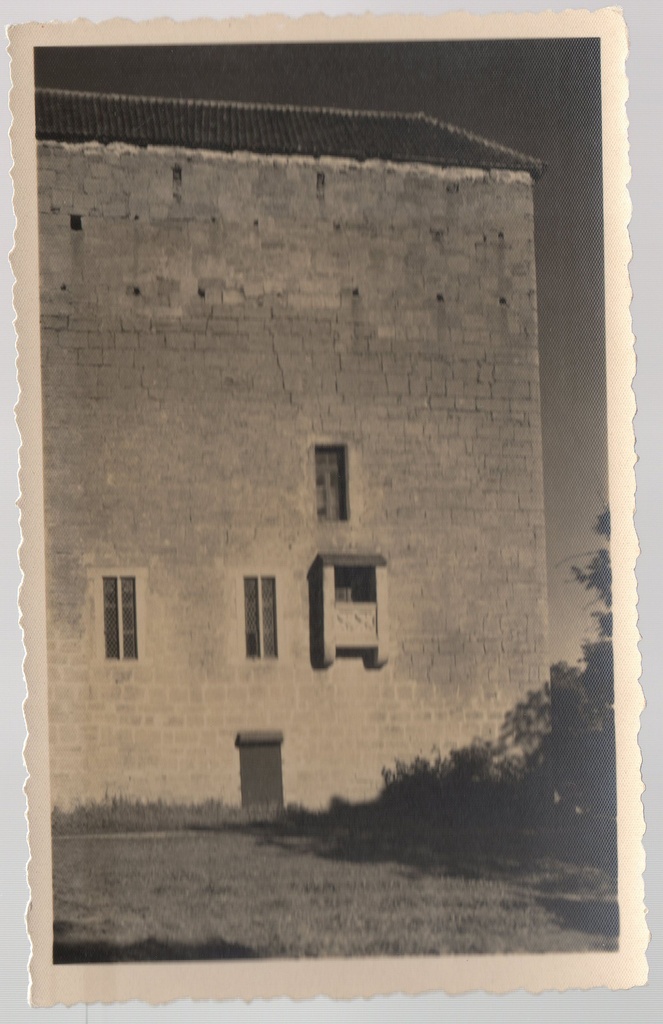 Kuressaare linnus: vaade osale loodefassaadist