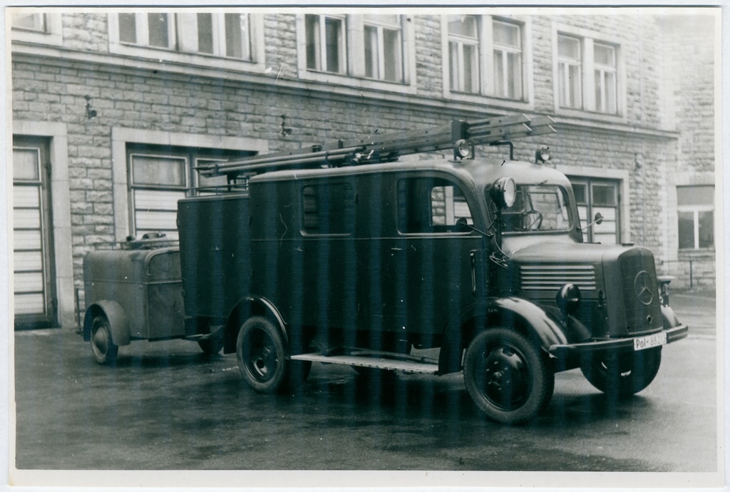 Tallinna Kutselise Tuletõrje autopump Benz.