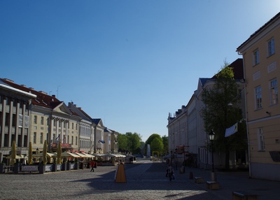 View of the Raekoja square from the Raekoja towards o rephoto