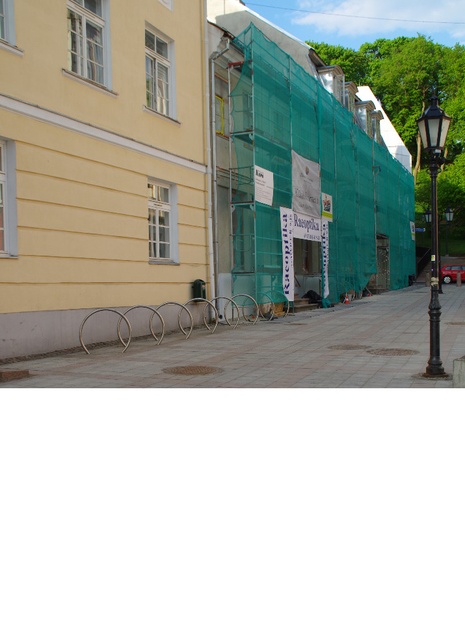 In March 1949, the commemoration of deported persons in Tartu on the Raekoja Square on March 25, 1989. rephoto