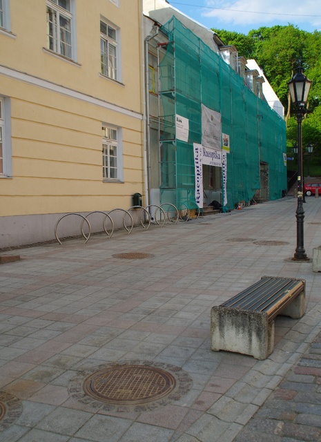 In March 1949, the commemoration of deported persons in Tartu on the Raekoja Square on March 25, 1989. rephoto