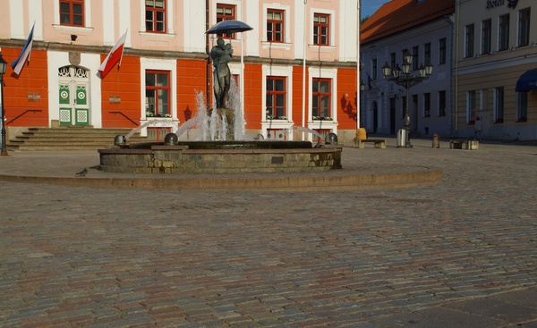 Fotonegatiiv. Laulupeo tule teele saatmise tseremoonia Tartu raekoja platsil (Tallinna XXI üldlaulupeo tule süütamiseks) 1990.a. rephoto