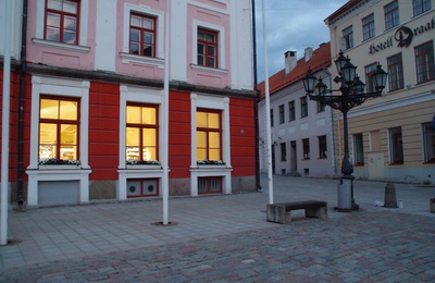 Reception of German occupation forces in Tartu in 1918. In the middle of the oberst Bufrick. rephoto