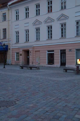 Dionysia 1992, opening of the festival at Raekoja Square; members of the Sinimandria Theatre Studio rephoto